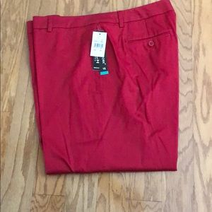 BWT Briggs New York Red Crop Pants.